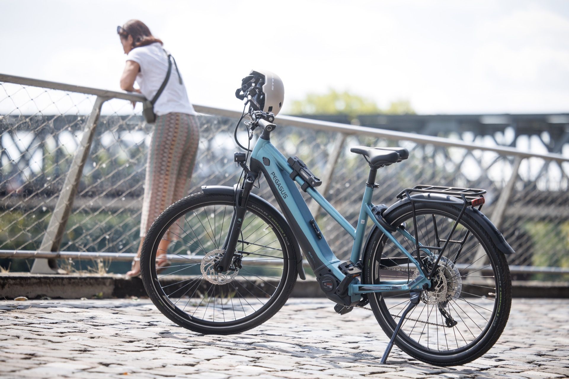 Woman on bicycle Leasing bicycle